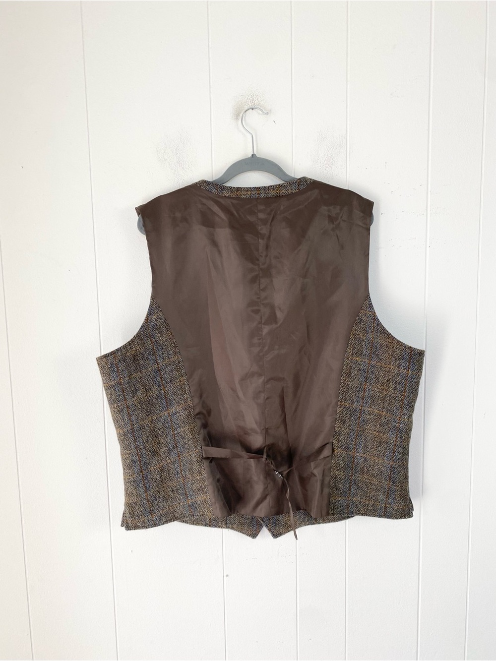 Walker and Hawkes Men's Harris Tweed Dalson Waistcoat In Clinton Brown Size 48” - Picture 2 of 14
